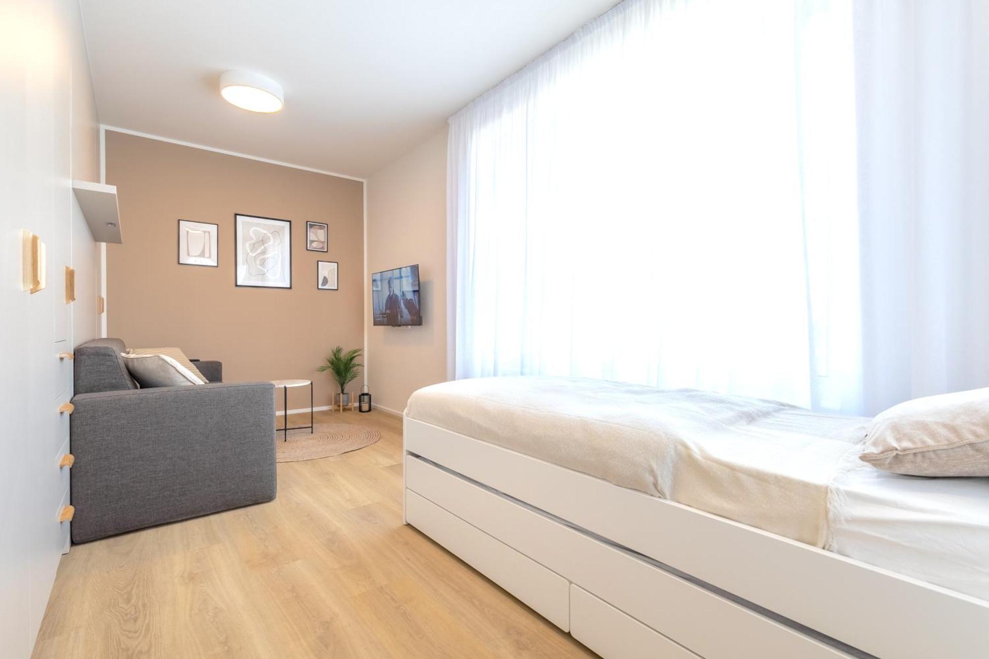 Bright 2Br - 4Th Floor, Balcony, Free Parking By Gravity Prague Lejlighed Eksteriør billede