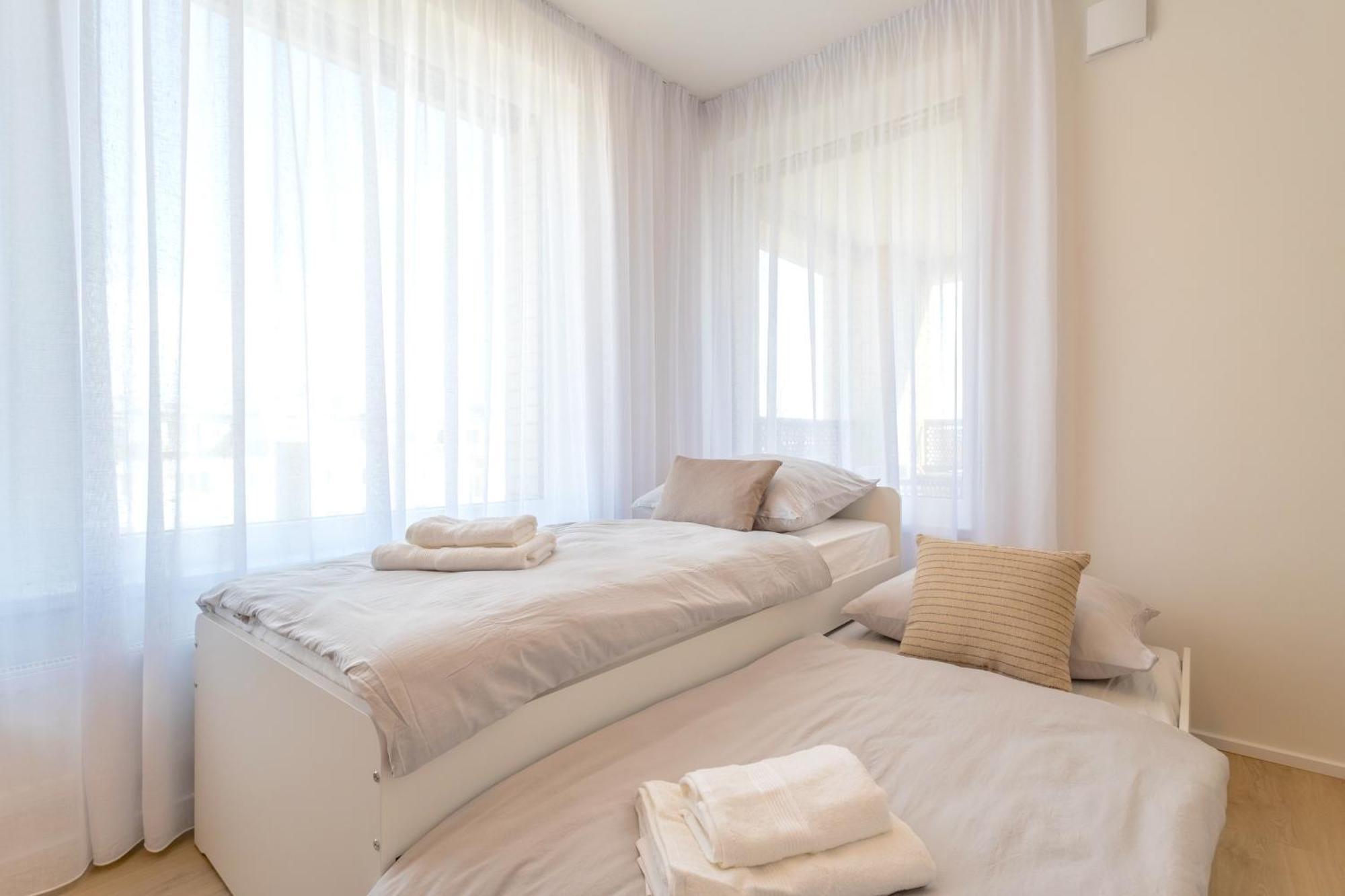 Bright 2Br - 4Th Floor, Balcony, Free Parking By Gravity Prague Lejlighed Eksteriør billede