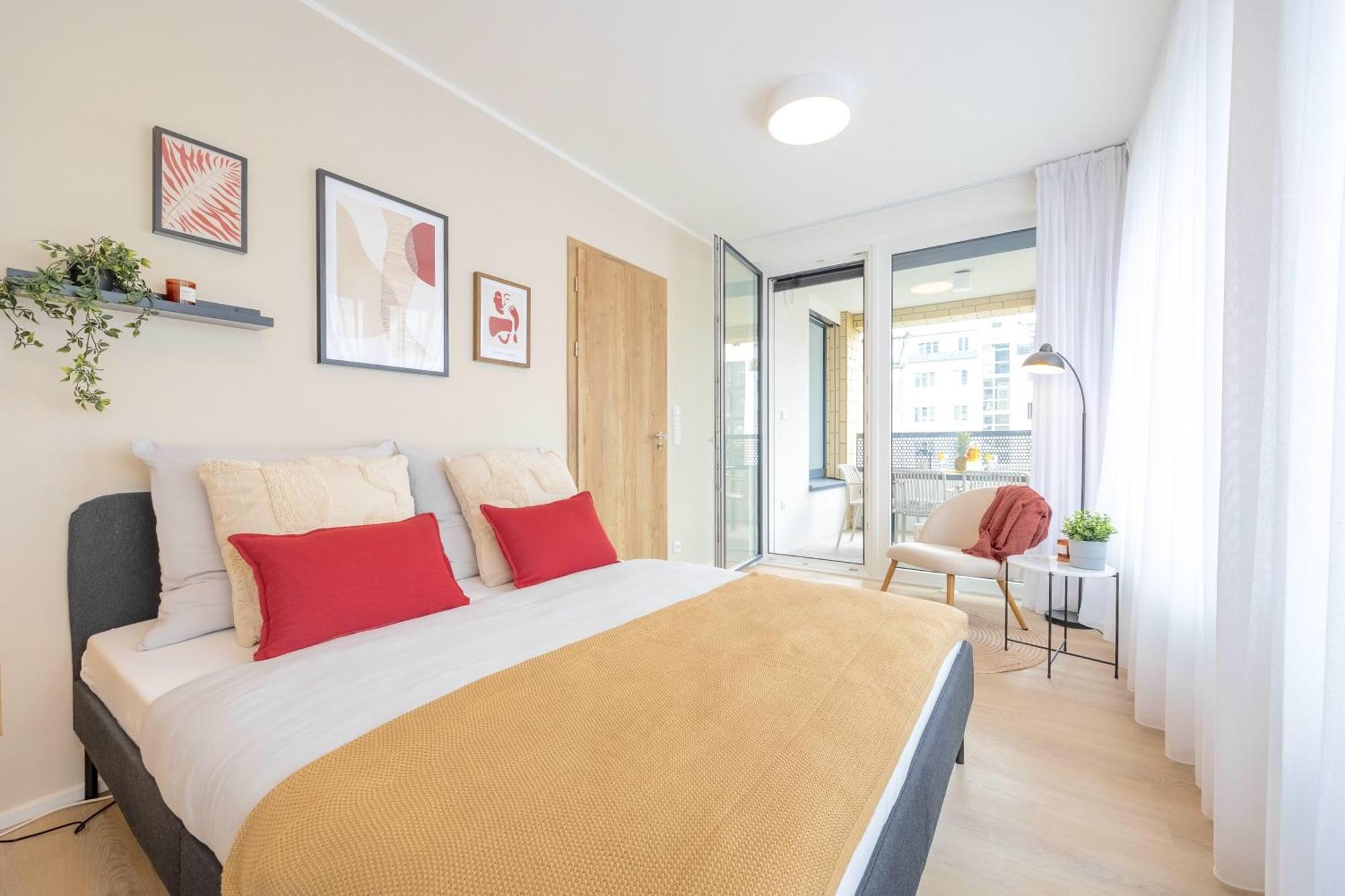 Bright 2Br - 4Th Floor, Balcony, Free Parking By Gravity Prague Lejlighed Eksteriør billede
