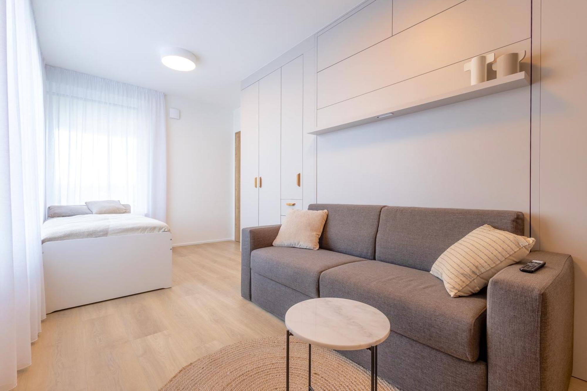 Bright 2Br - 4Th Floor, Balcony, Free Parking By Gravity Prague Lejlighed Eksteriør billede
