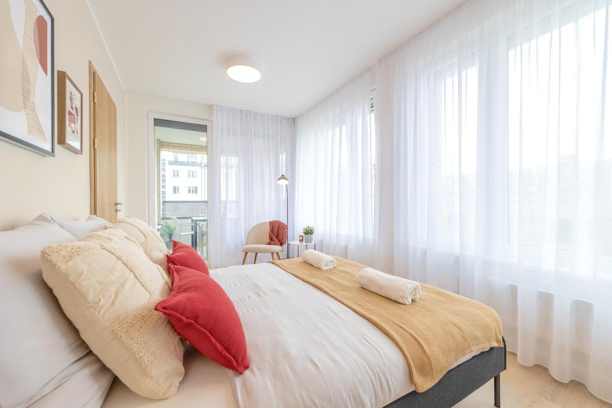 Bright 2Br - 4Th Floor, Balcony, Free Parking By Gravity Prague Lejlighed Eksteriør billede